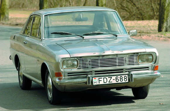 Fot�: �cs Attila (Veter�n Aut� �s Motor)