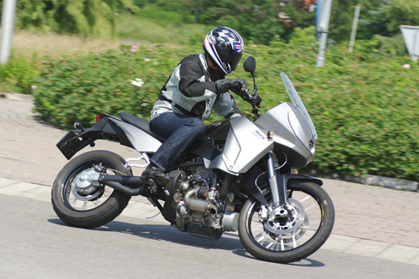 Fot�: Kyoichi Nakamura, Motorrev�