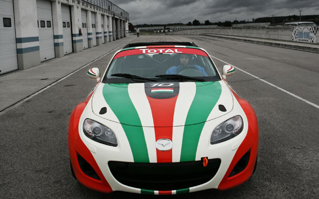 Fot�: T�th Mil�n [Mazda]
