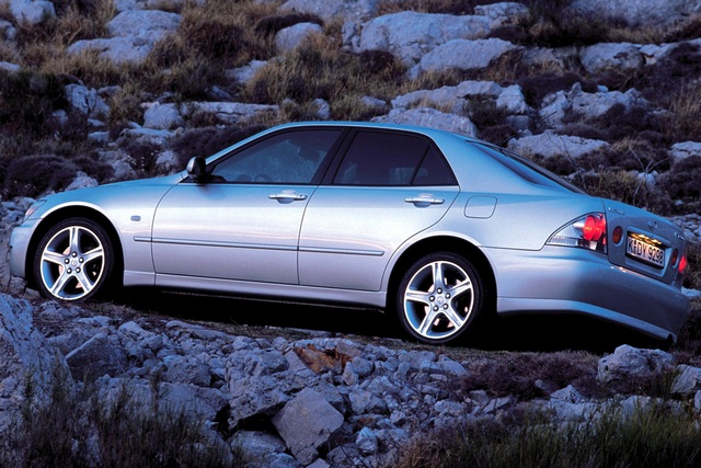 Forr�s: Lexus