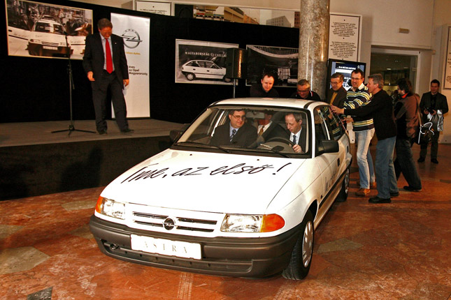 Forrás: Opel Forrás: Opel